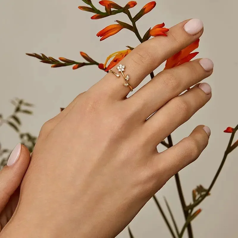18K Gold Diamonds Elegant Summer Flower Ring