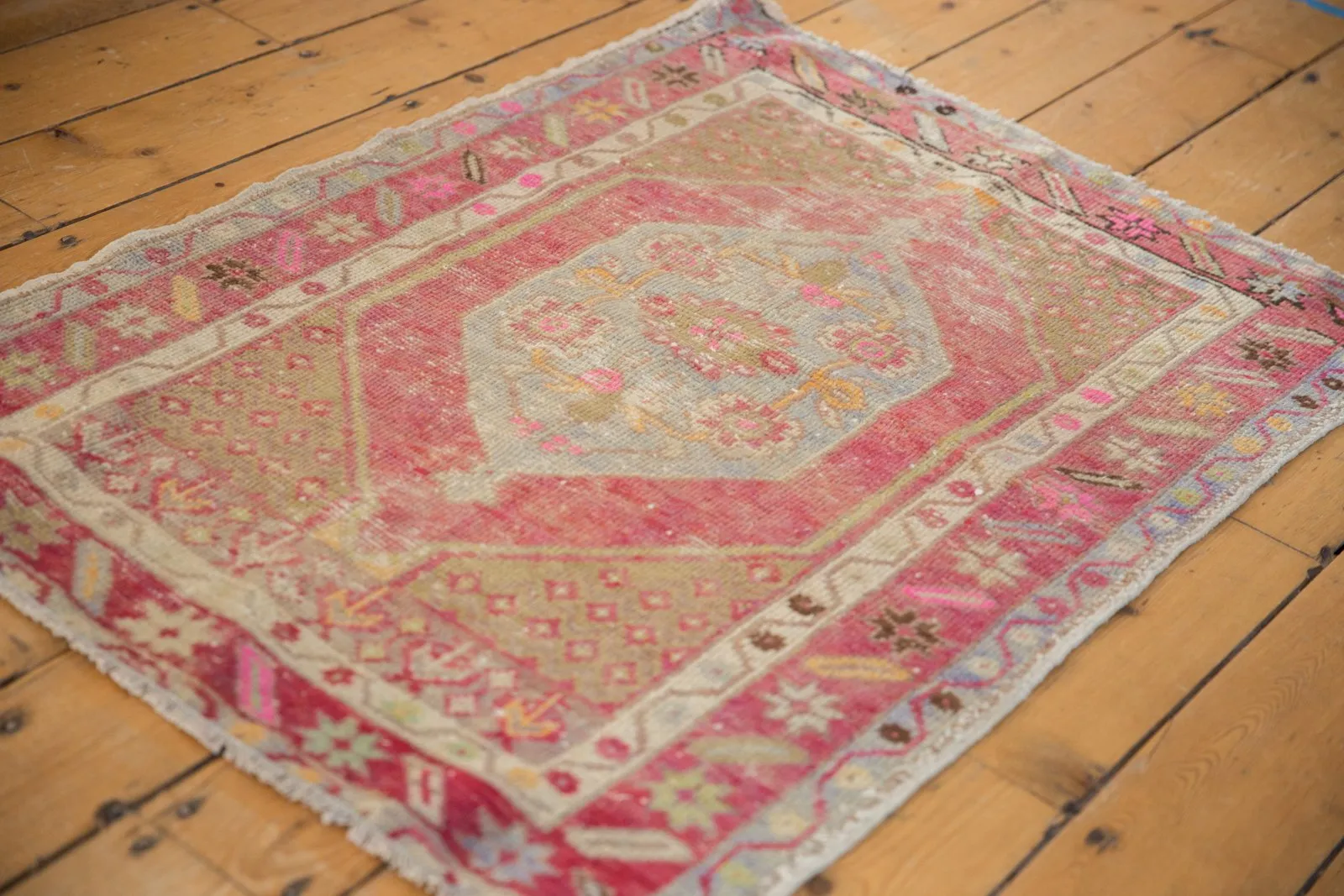 2.5x4 Vintage Distressed Oushak Rug