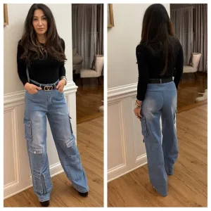 Chic Light Wash Wide Leg Jeans  With Cargo Pockets Detail