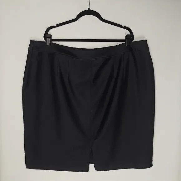 LANE BRYANT Black/Dark Blue Stretchy Skirt Size 26 NEW