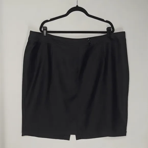LANE BRYANT Black/Dark Blue Stretchy Skirt Size 26 NEW