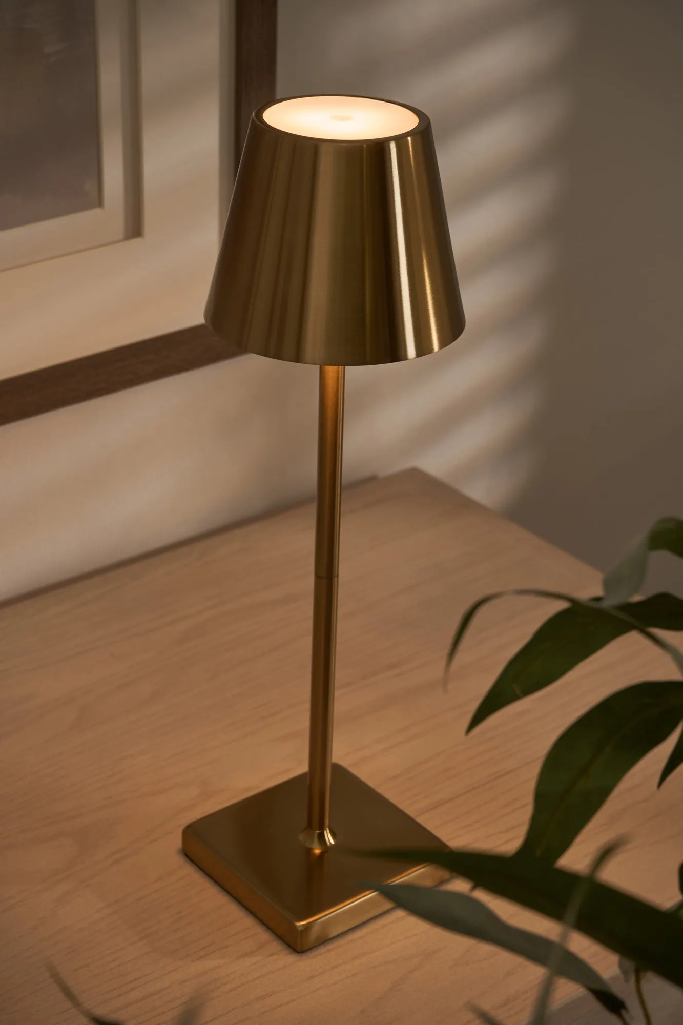 Maja Wireless Lamp | Gold