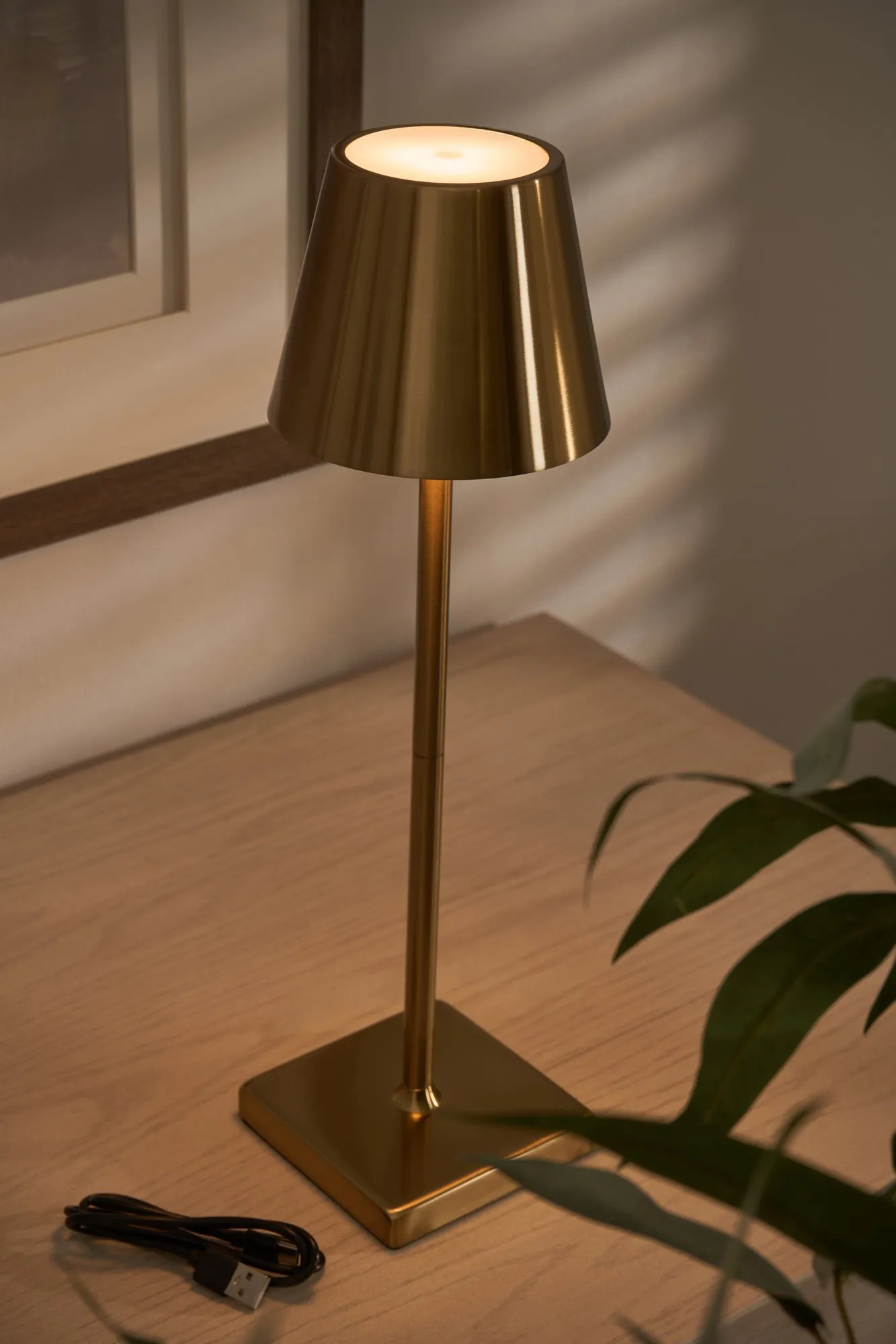Maja Wireless Lamp | Gold