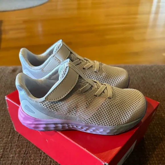 NEW BALANCE toddler Fresh Foam Arishi v4 Bungee Lace with Top Strap