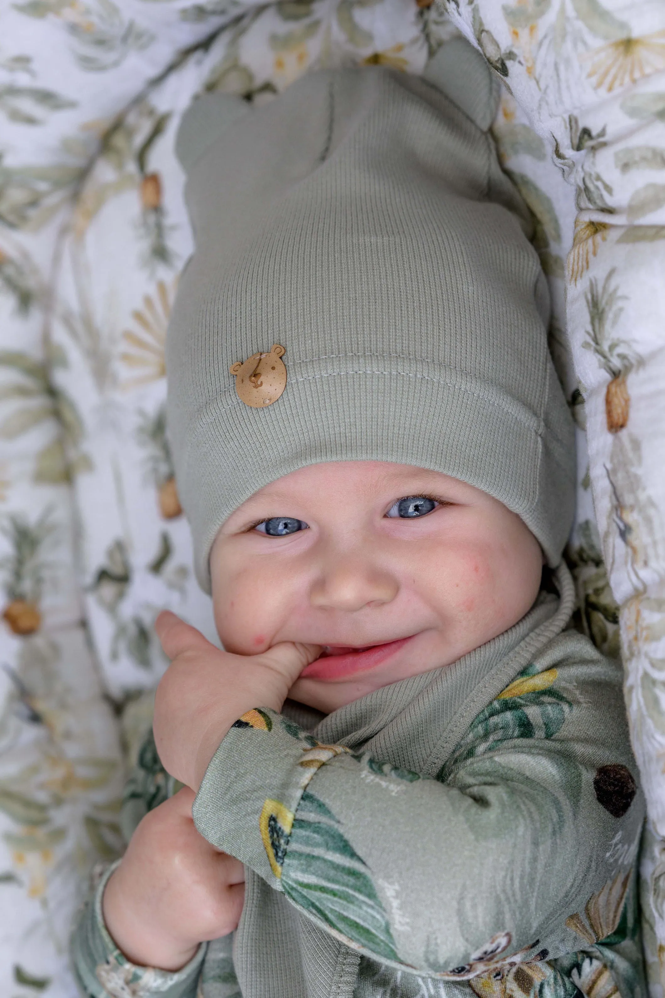 "Flavio" Olive Ribbed Teddy Hat