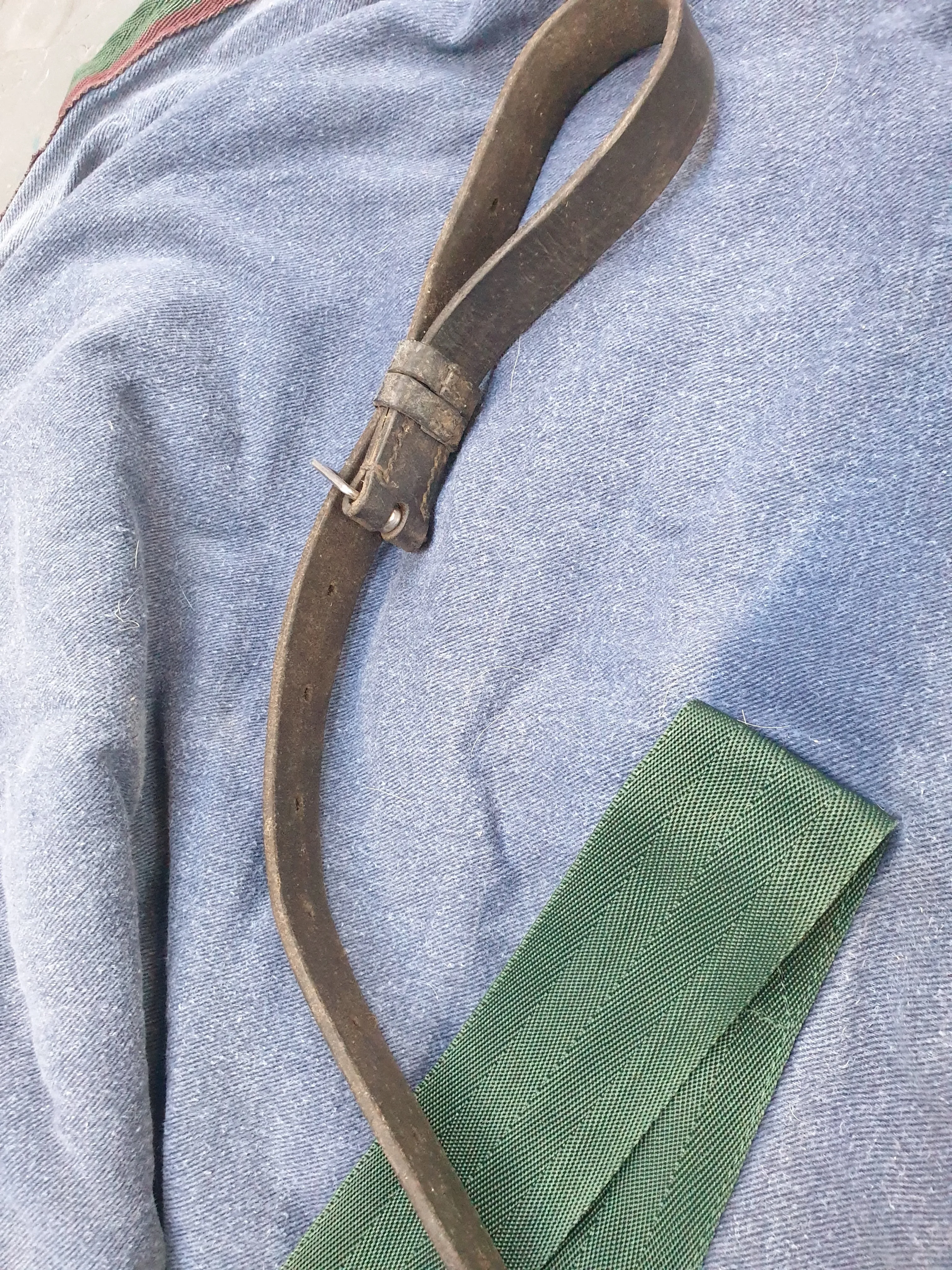 Used full size black leather running Martingale FREE POSTAGE☆