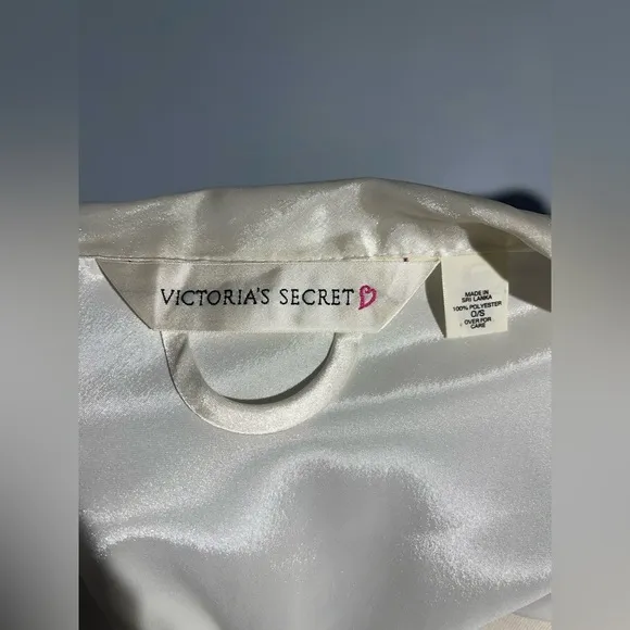 Victoria’s Secret Elegant Cream Satin Robe